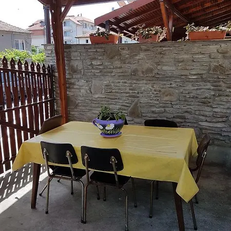 Guest Denitsa Guest house *
